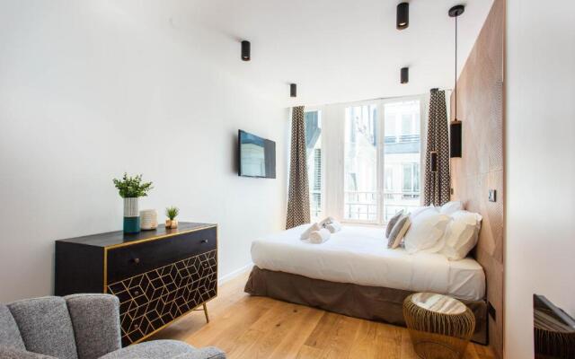 CMG Champs Elysées - Boetie 6