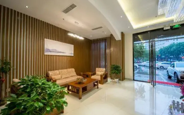 Yuefeng Hotel (Yangjiang Bus Terminal, Wal-Mart)