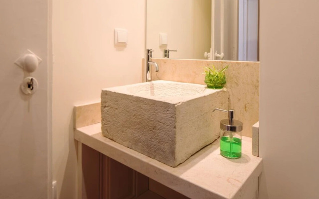 Lisbon Calling Rooms & Studio