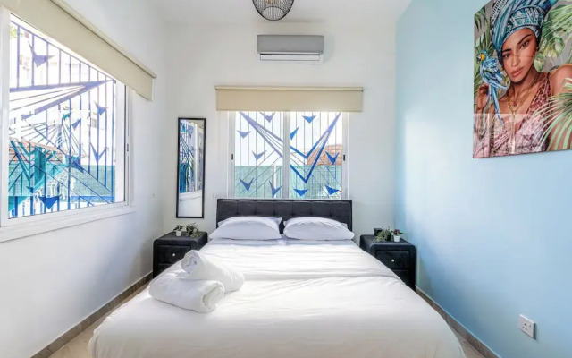 Nala - 2 Bedroom Apt & Patio in Larnaca