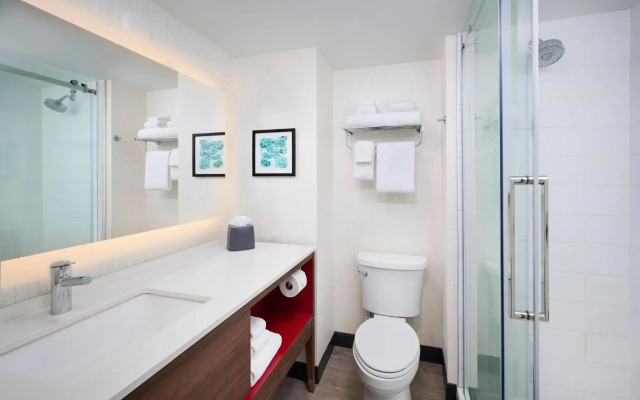 Holiday Inn Burlington Conference Centre by IHG