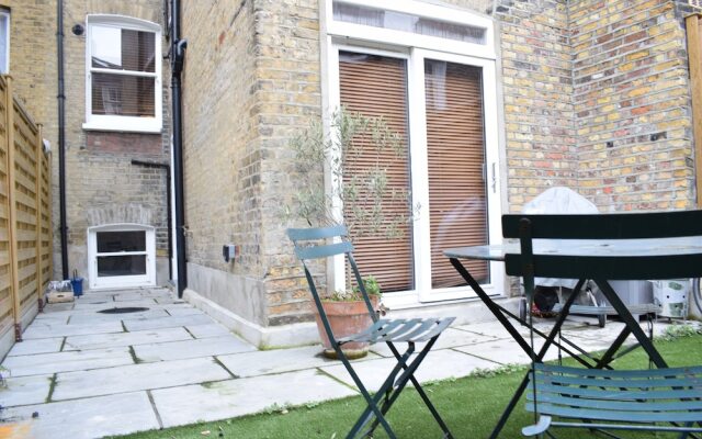 2 Bedroom Appartment With Garden, Sleeps 4
