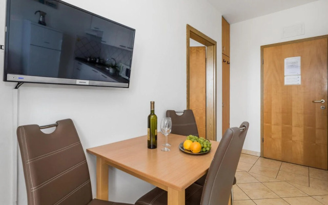 Nice Home in Volosko With Wifi and 1 Bedrooms