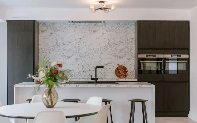 Modern 3-bedroom Apartment Family-friendly Touches