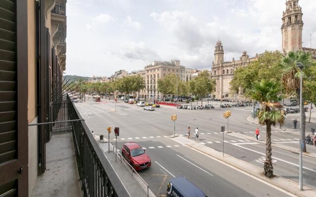 Condal in Barcelona with 3 bedrooms and 2 bathrooms