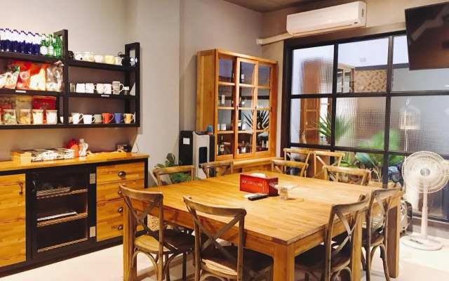 J Railway B&B