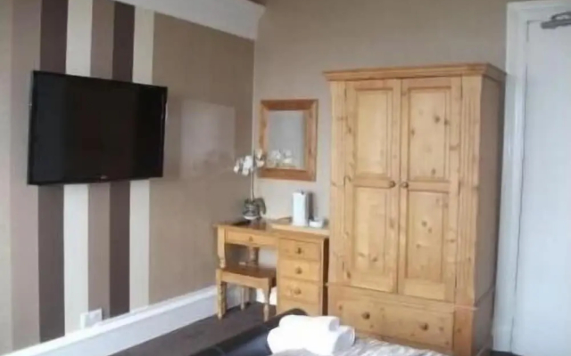 The Lauriston Hotel