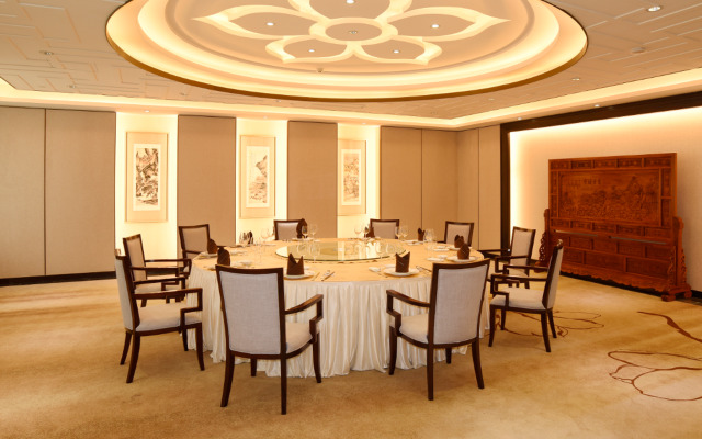 Guangdong Hotel-Free Shuttle & Registration Counter Service during Canton Fair