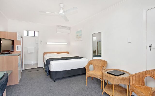 Beach House Motel