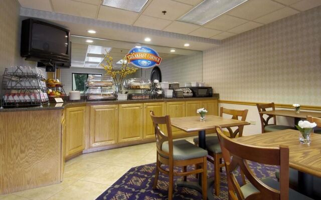 Baymont Inn & Suites Cherokee Smoky Mountains