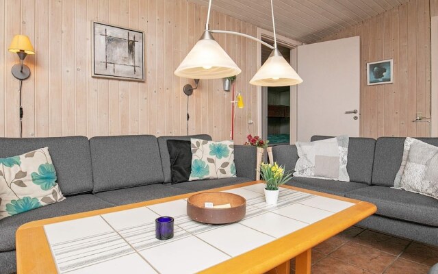 Quaint Holiday Home in Dannemare With Whirlpool
