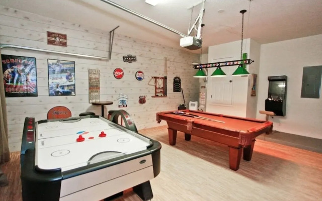 241 Las Fuentes Drive 6 Bedroom Home by Redawning