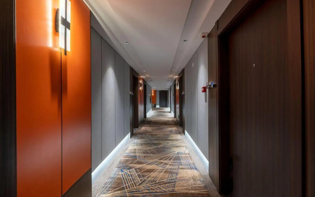 Blue Ocean Intelligent Hotel (Fuling Railway Station Renren Ledu Huicheng Branch)