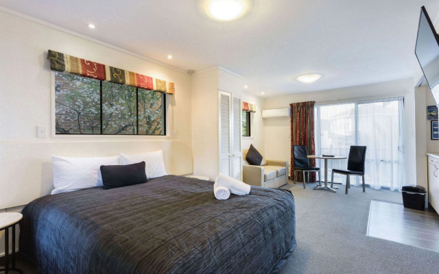 755 Regal Court – Guest Rooms – Dunedin