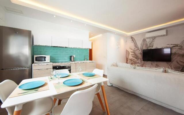 New house 80 m from the beach