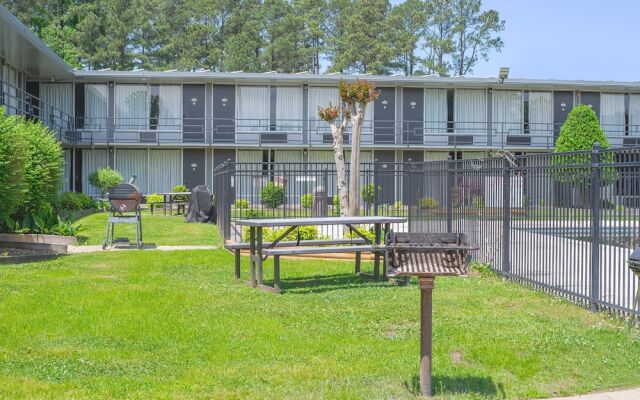 Masters Inn Selma/Smithfield I-95 By OYO