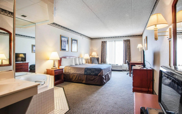 Rodeway Inn & Suites Milwaukee Airport