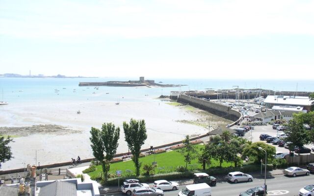 St. Magloire Guesthouse