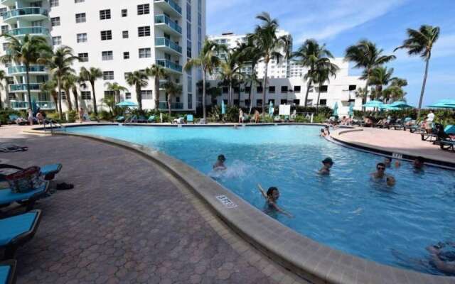 Spectacular 1 Bed 1 Bath @ Tides