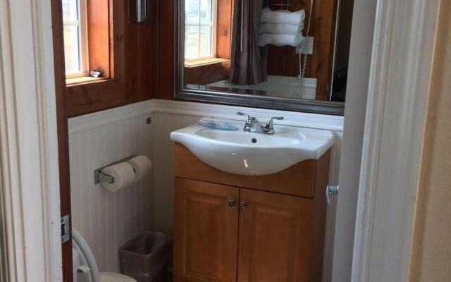 Seahorse Inn and Cottages