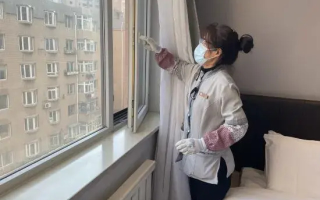 Hanting Youjia Hotel (Dalian Zhongshanguangchang Harbour Plaza)