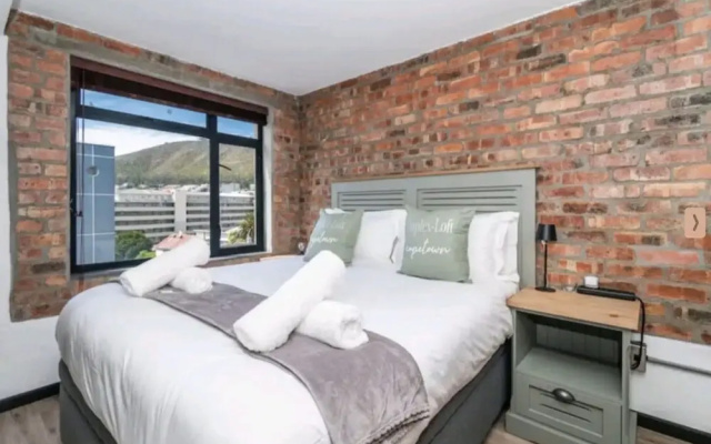 2 Bed Loft Sea Point Views