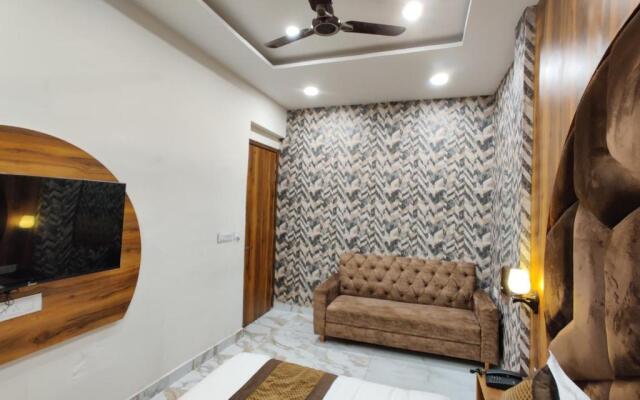Hotel MK Grand