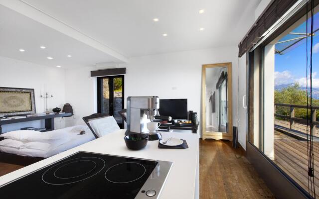 Beautiful Modern Villa With Jacuzzi and Sea-view-villa Delle Sirene