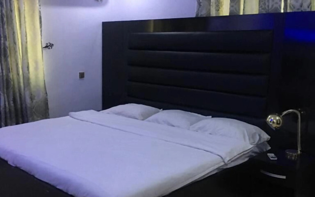 Jaybritt Luxury Apartment