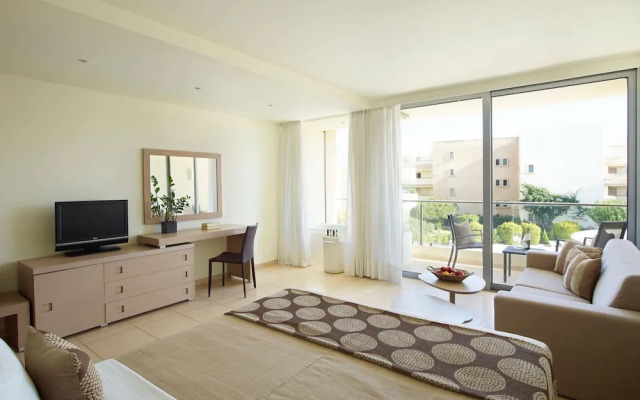 The Ixian Grand & All Suites Hotel