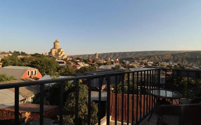 Luxurious 3br Apartment W Stunning Views