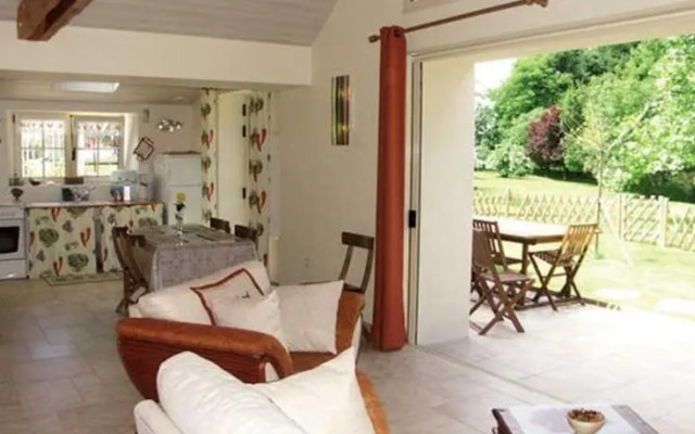 Au Bas Chalonge Gite Le Four à Pain