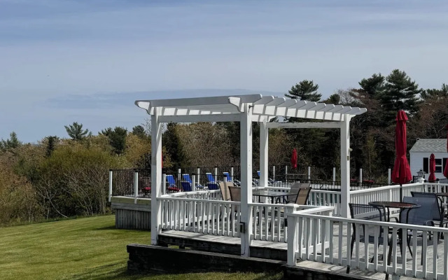 Acadia Ocean View Hotel