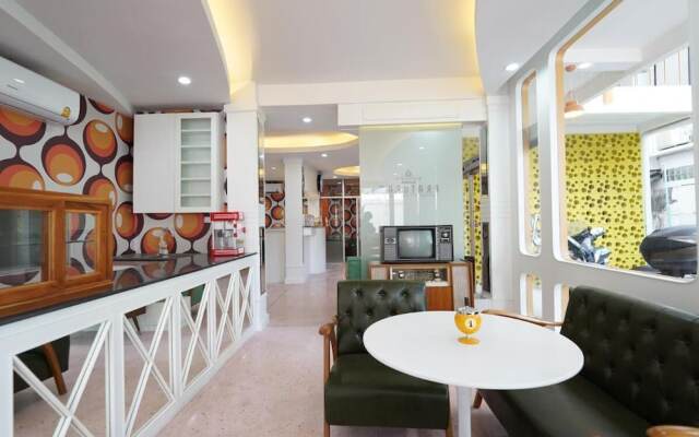 RoomQuest Hotel Pratunam