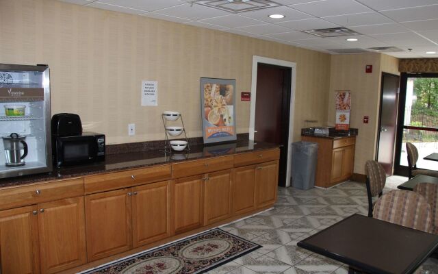 Jameson Inn and Suites Riverdale