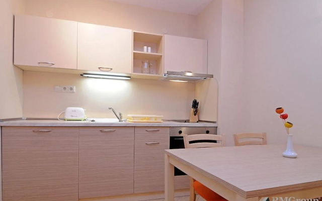 Royal Sun - Sunny Cove Apartment