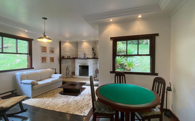 Casa Vargem Alegre, 4 quartos, piscina, gourmet e condomínio completo