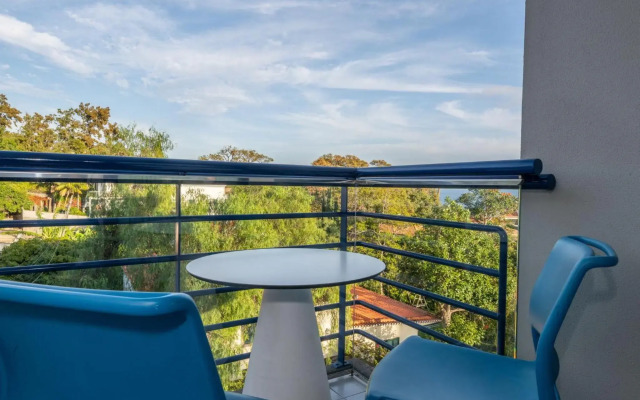 Terrace Mar