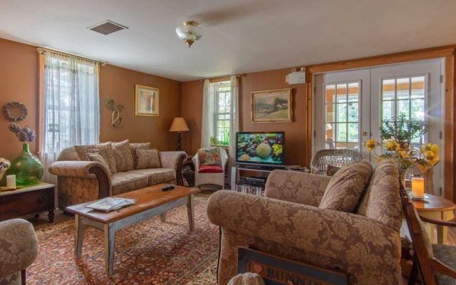 Hastings House Bed & Breakfast