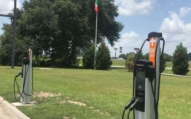 Ramada by Wyndham Savannah Gateway