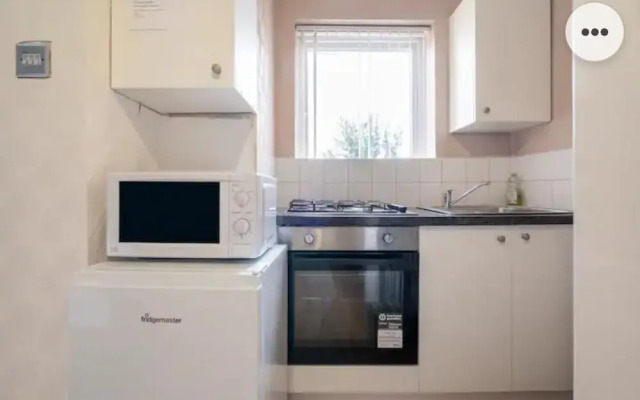 4bed Castle in Medway Free Sports Channel Parking