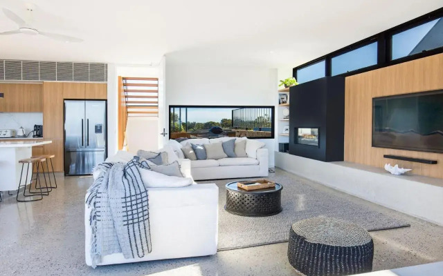 Banksia I Absolute Beachfront