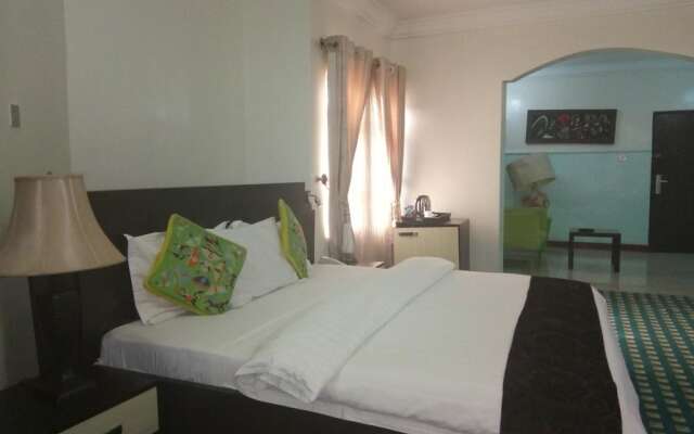 Paris Choice Hotels & Resort Wuse