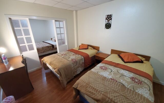 Mariscal Inn & Suites