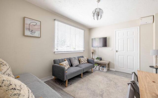 Windsor Burnham Ascot Haven Sleeps 4
