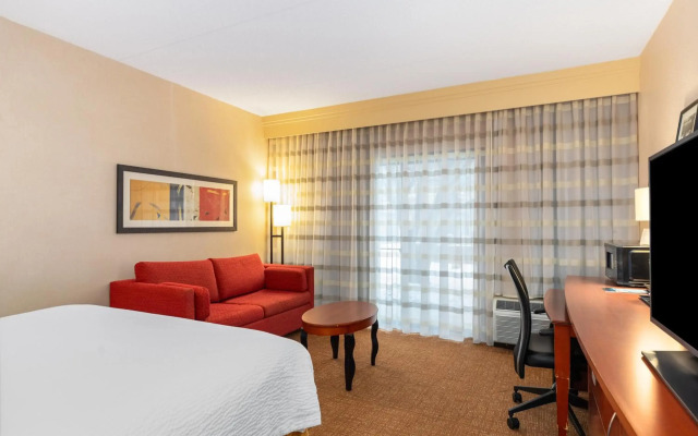 Courtyard by Marriott Toledo Airport Holland