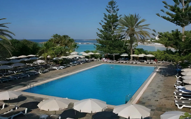 Nissi Park Hotel