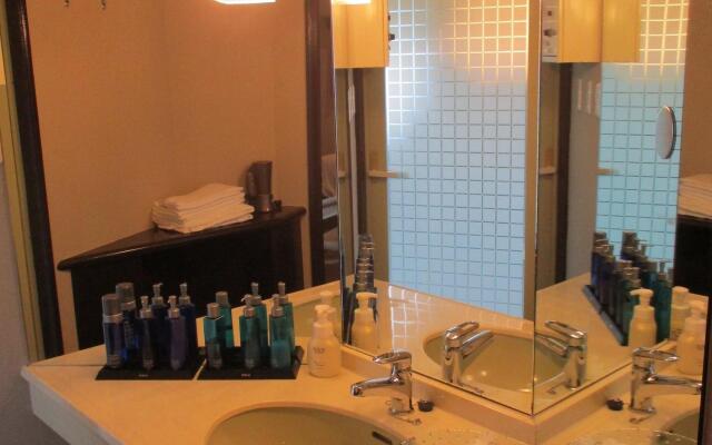 Rycom Crystal Hotel