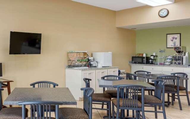 Econo Lodge Belton - Kansas City South
