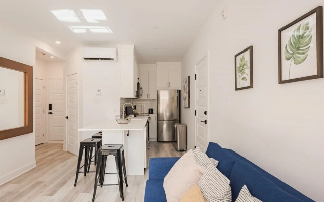 M11 Gorgeous Modern 2BR Sofabed Heart of Plateau